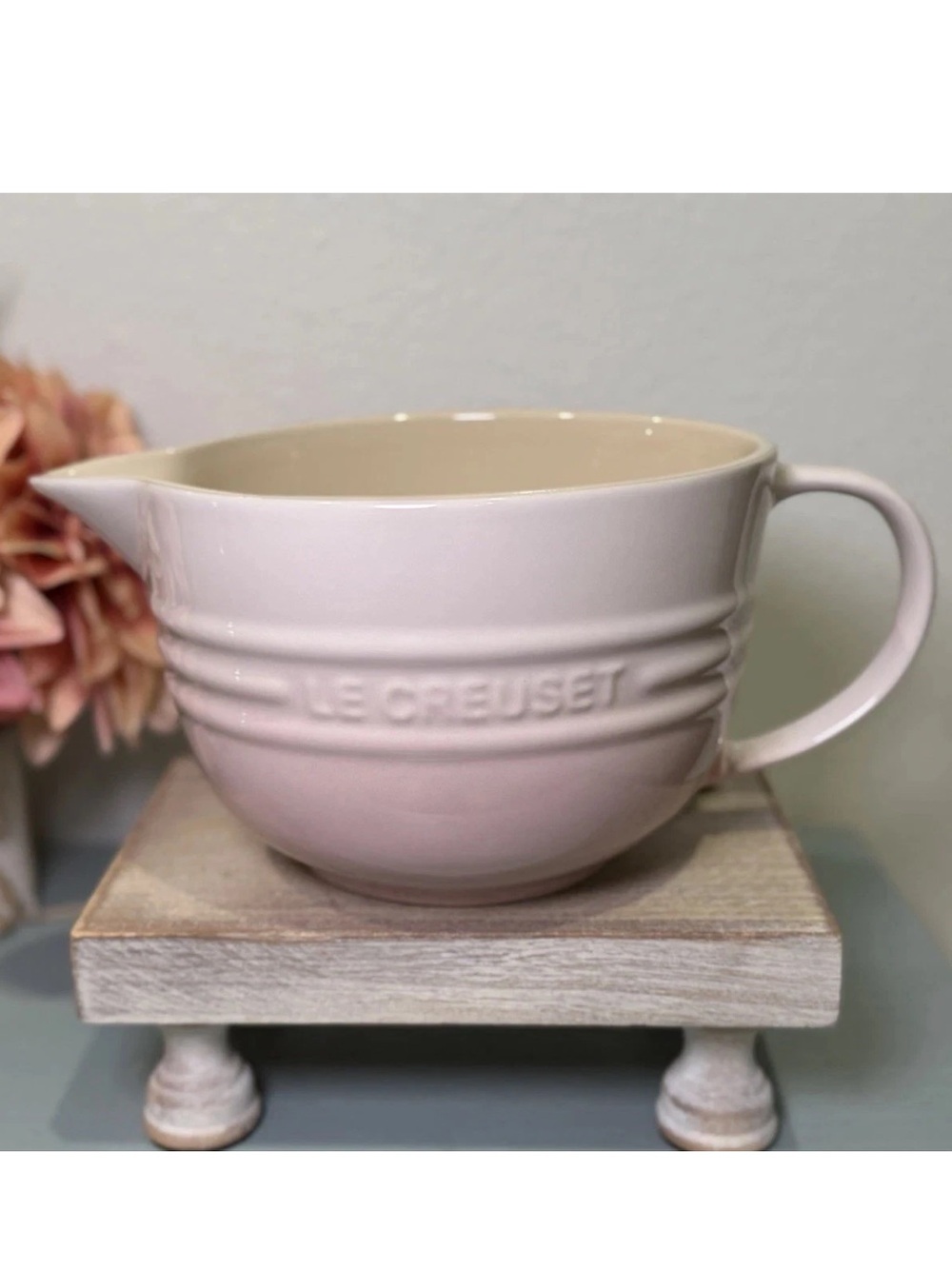 Le Creuset Stoneware Batter Mixing Bowl 2L / 2-1/8Qt color ~ SHELL PINK